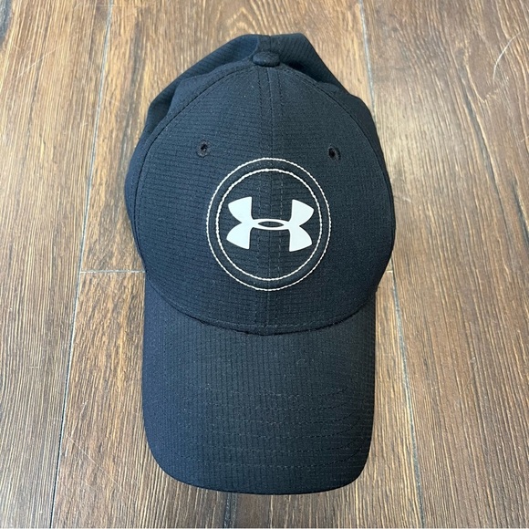 Under Armour Other - Under Armour Gold Black Cap Hat SZ M/L